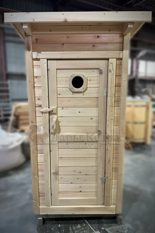 Туалет уличный из кедра